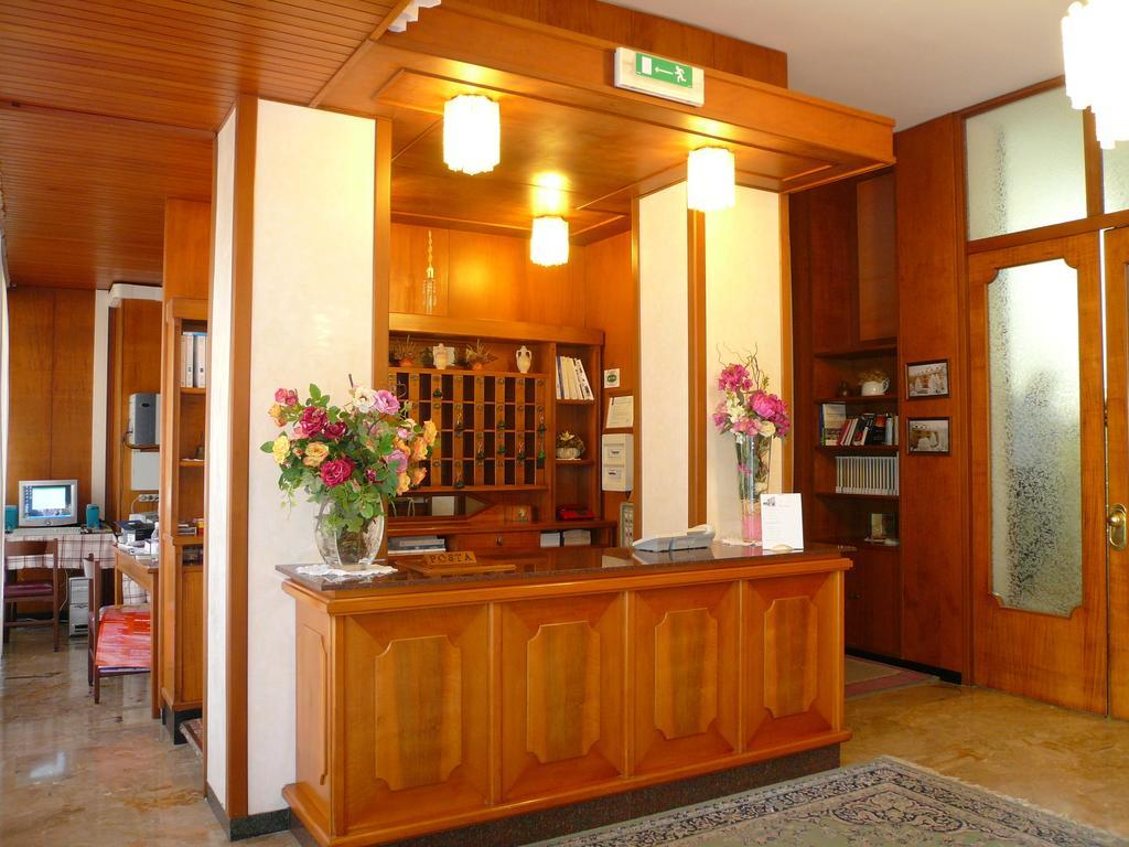 Albergo Ariston Tabiano Terme エクステリア 写真
