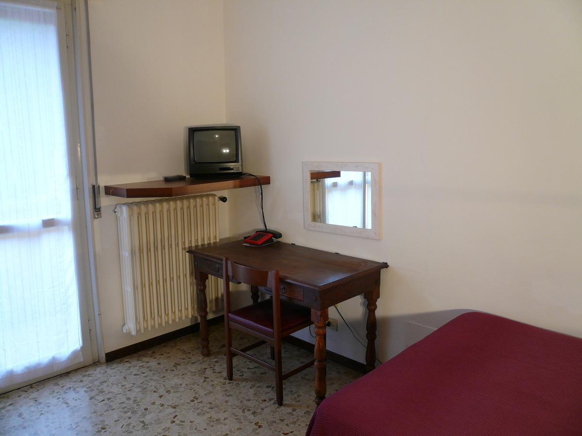 Albergo Ariston Tabiano Terme エクステリア 写真