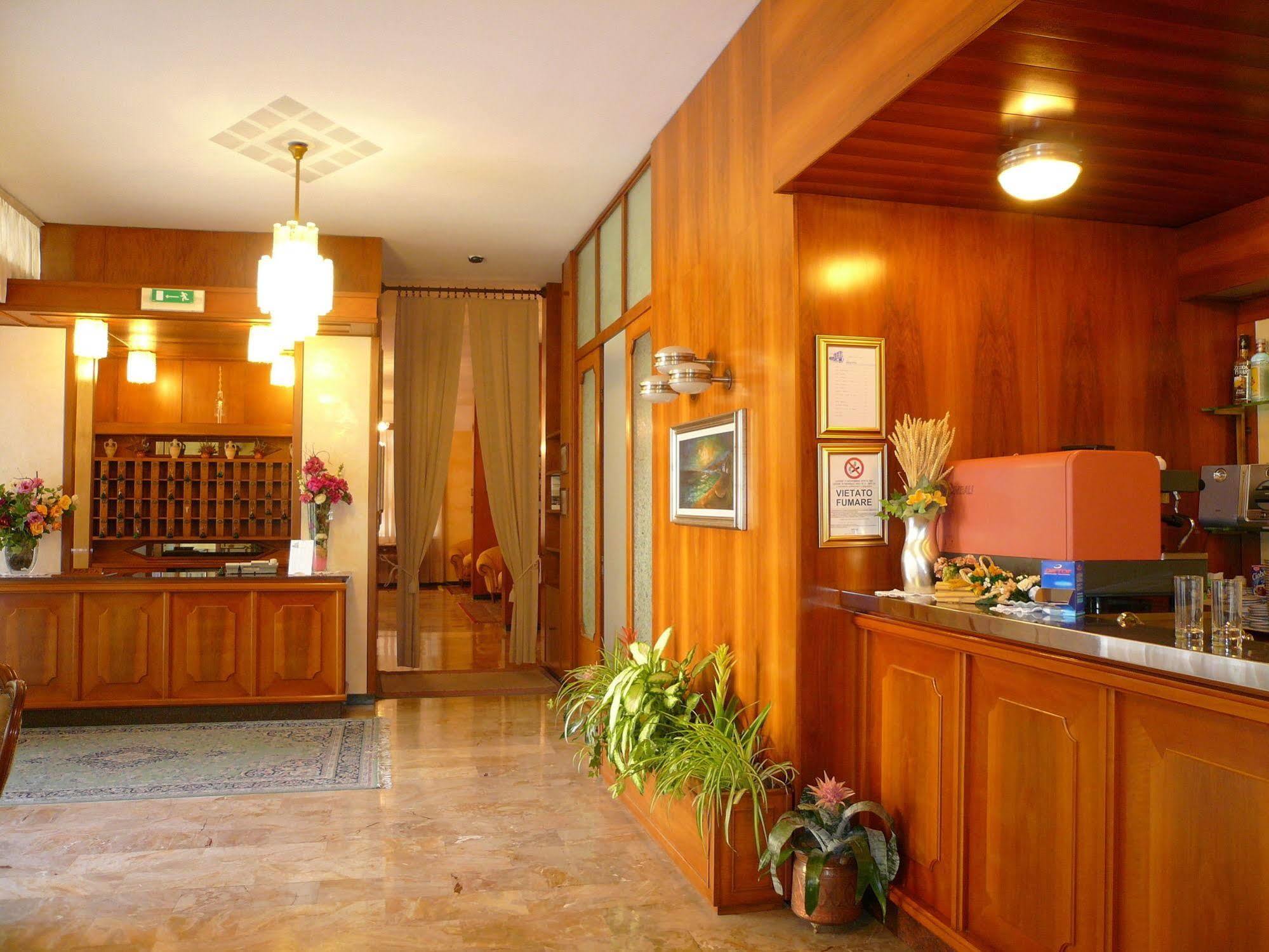 Albergo Ariston Tabiano Terme エクステリア 写真