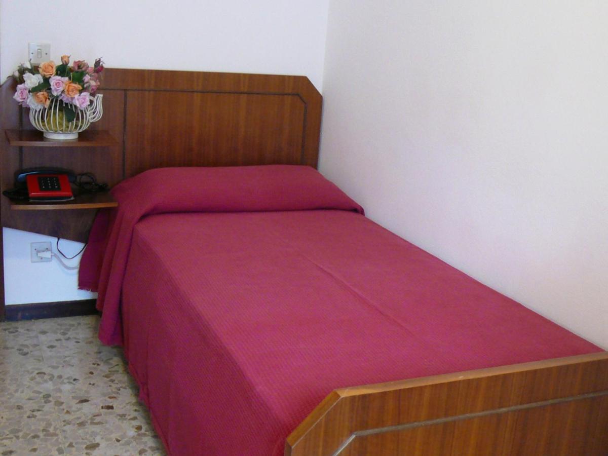 Albergo Ariston Tabiano Terme エクステリア 写真